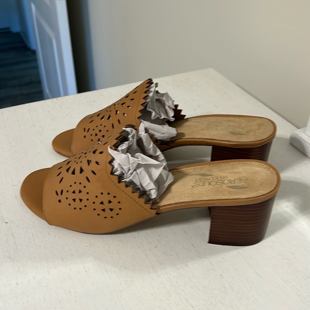 AEROSOLES Women’s Mid-Summer Tan Leather Sandals / Size 11 / Brand NWOT / 2-1/4”
